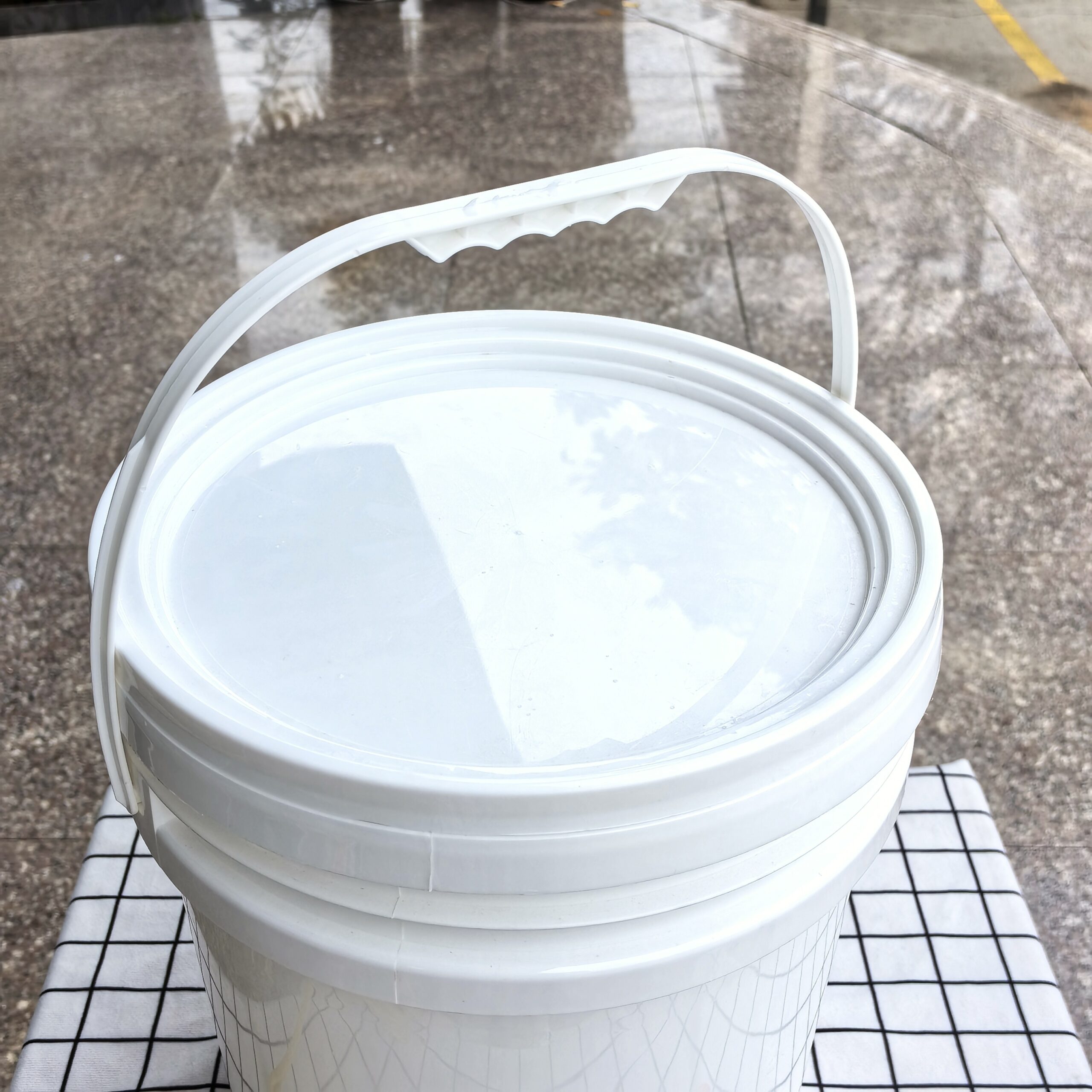 20L Large Capacity Honey Storage Bucket with Flow Control Valve - Durable Plastic Multi-Purpose Container for Honey, Syrup, Rice, Flour & Oil - Transparent Design with Measurement Markings, Ideal for Home & Commercial Use, Honeycomb Storage, Kitchen Organ - Image 9