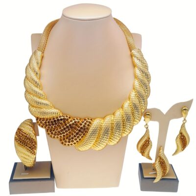 Dubai Golden Plated Jewelry Sets for Women Surround Big Necklace Plate 24K Gold Plated Original Suitable for Wedding Banquet Parties Luxurious Imitation Golden Jewelry 4pcs