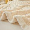 Universal Four-Season Thickened Fleece Blanket, Suitable for Office Naps, Sofa Cover, And Dormitory Use. - Image 4