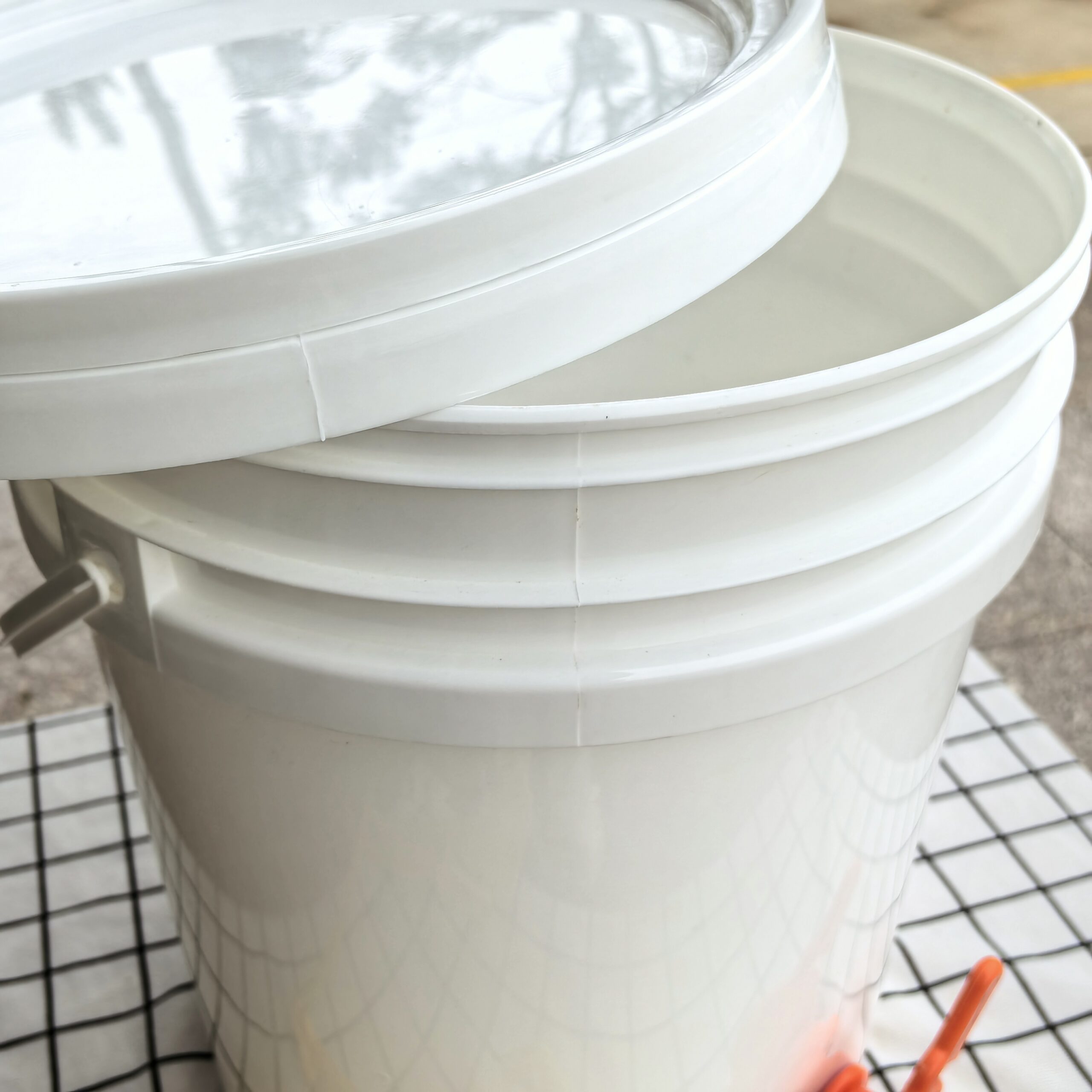 20L Large Capacity Honey Storage Bucket with Flow Control Valve - Durable Plastic Multi-Purpose Container for Honey, Syrup, Rice, Flour & Oil - Transparent Design with Measurement Markings, Ideal for Home & Commercial Use, Honeycomb Storage, Kitchen Organ - Image 8