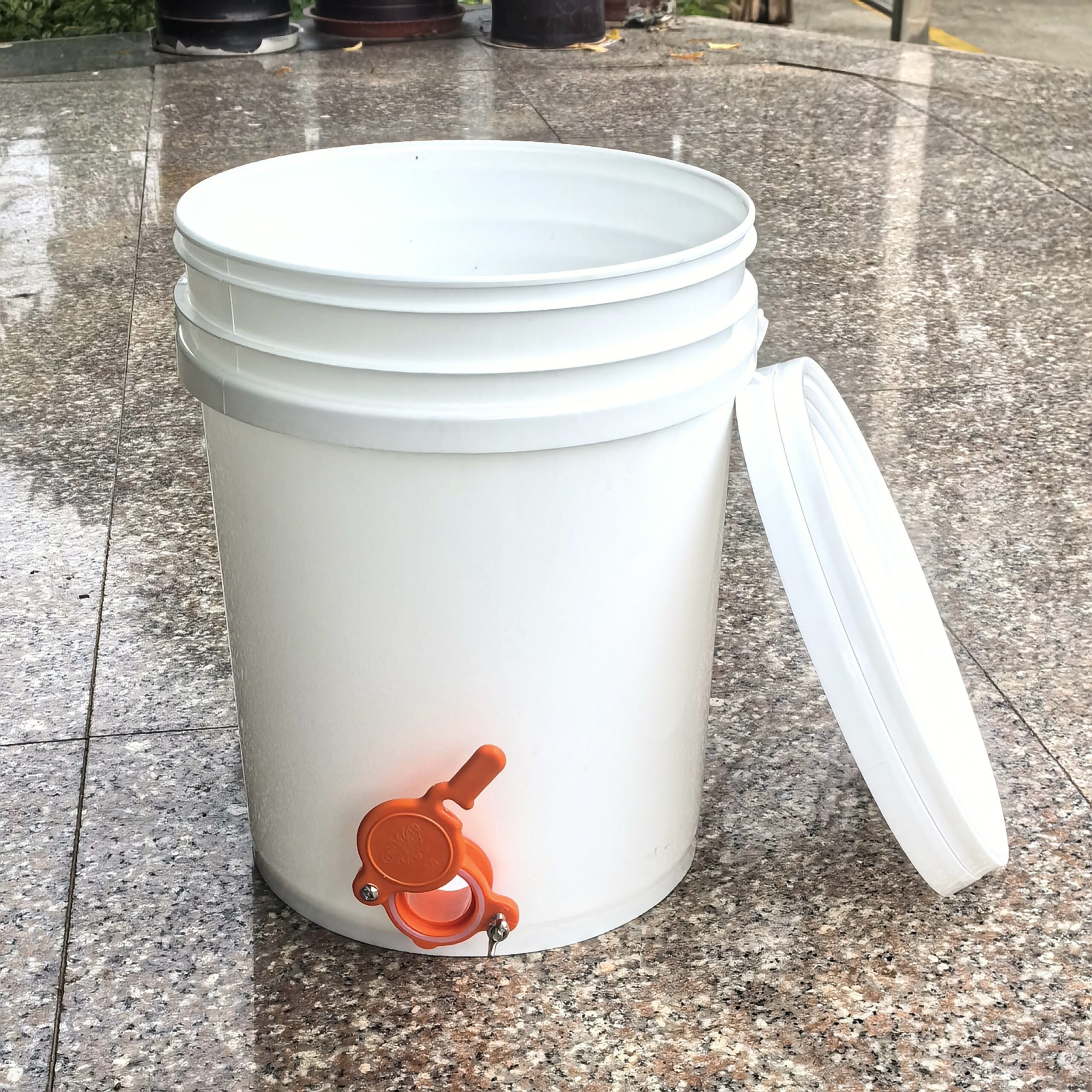 20L Large Capacity Honey Storage Bucket with Flow Control Valve - Durable Plastic Multi-Purpose Container for Honey, Syrup, Rice, Flour & Oil - Transparent Design with Measurement Markings, Ideal for Home & Commercial Use, Honeycomb Storage, Kitchen Organ - Image 5